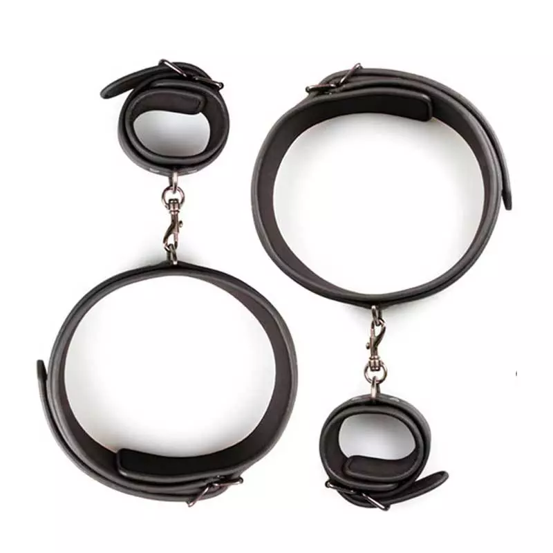 Kit D'attache BDSM Poignet Et Cuisses - EasyToys 1 Kit D'attache BDSM Poignet Et Cuisses - EasyToys